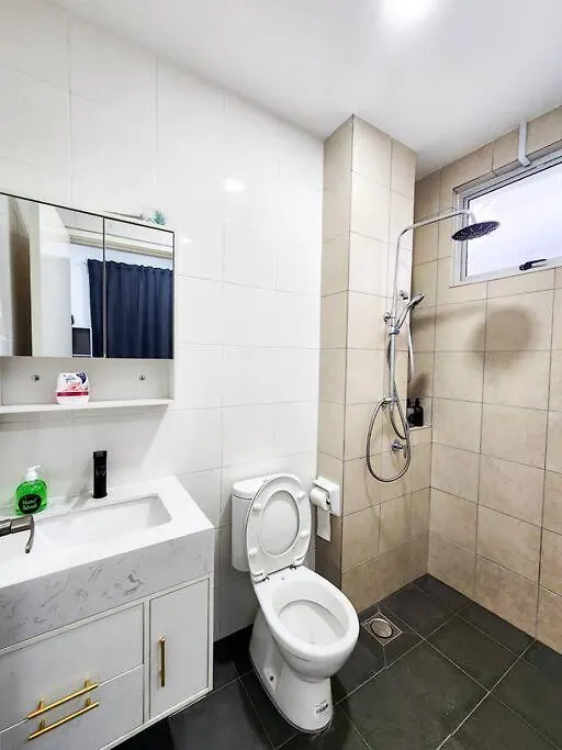 Holiday home Desa Tebrau -- Poolside Paradise - 4Br4B - 12Pax By Cowidea Johor Bahru
